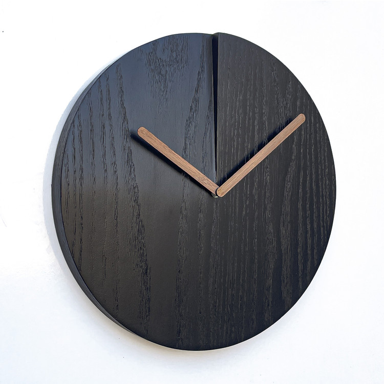 ساعت مدرن عقربه چوبی